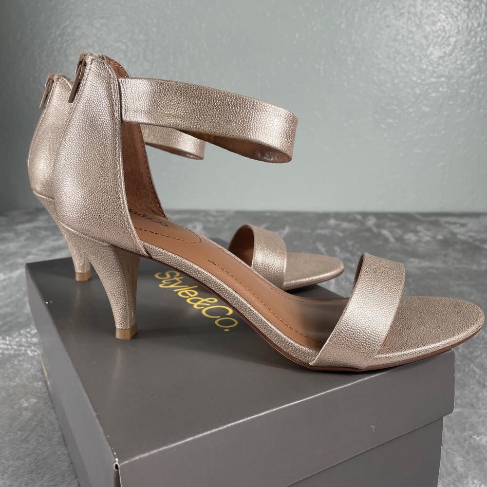 New Style & Co Womens Metallic Gold Ankle Strap Kitten Heel Sandals Size 9.5